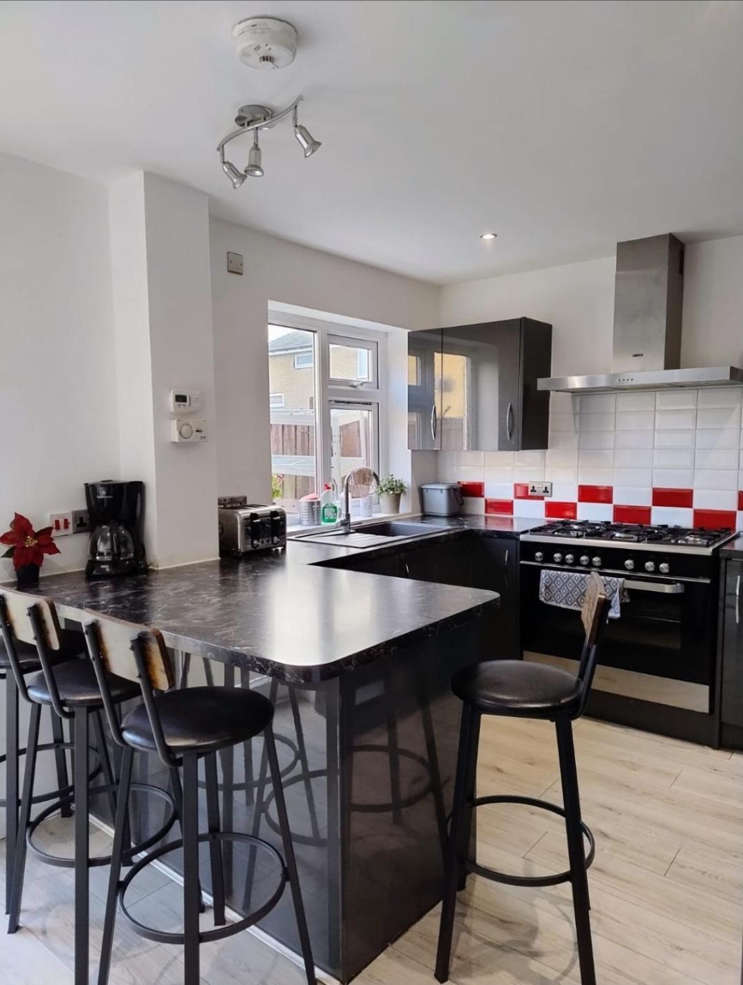 Spacious House In Central Manchester Buitenkant foto